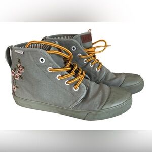 Bangs High Top Comfort Shoes Sage Green Canvas, Size 8